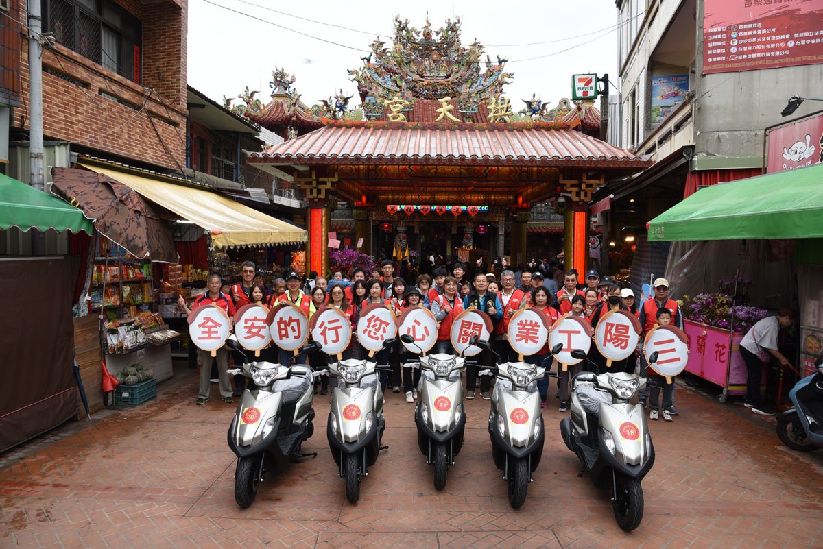 進香路上神助攻  三陽啟動白沙屯媽祖進香守護任務  三陽志工擦亮 525面反光鏡  護航信眾平安前行