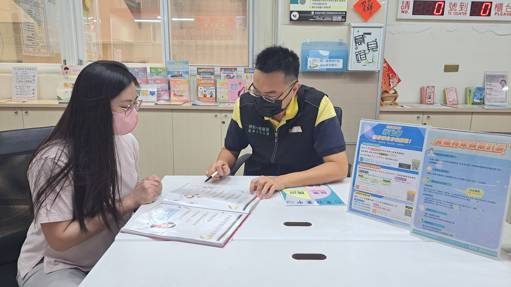 台東就業中心運用「支援青年就業計畫」  助青年成功入職餐飲龍頭