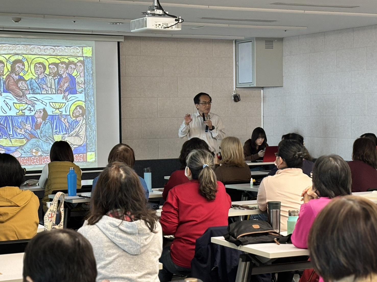 捕捉書頁間流動的美 南市圖「藝術漫讀室」3月啟動！