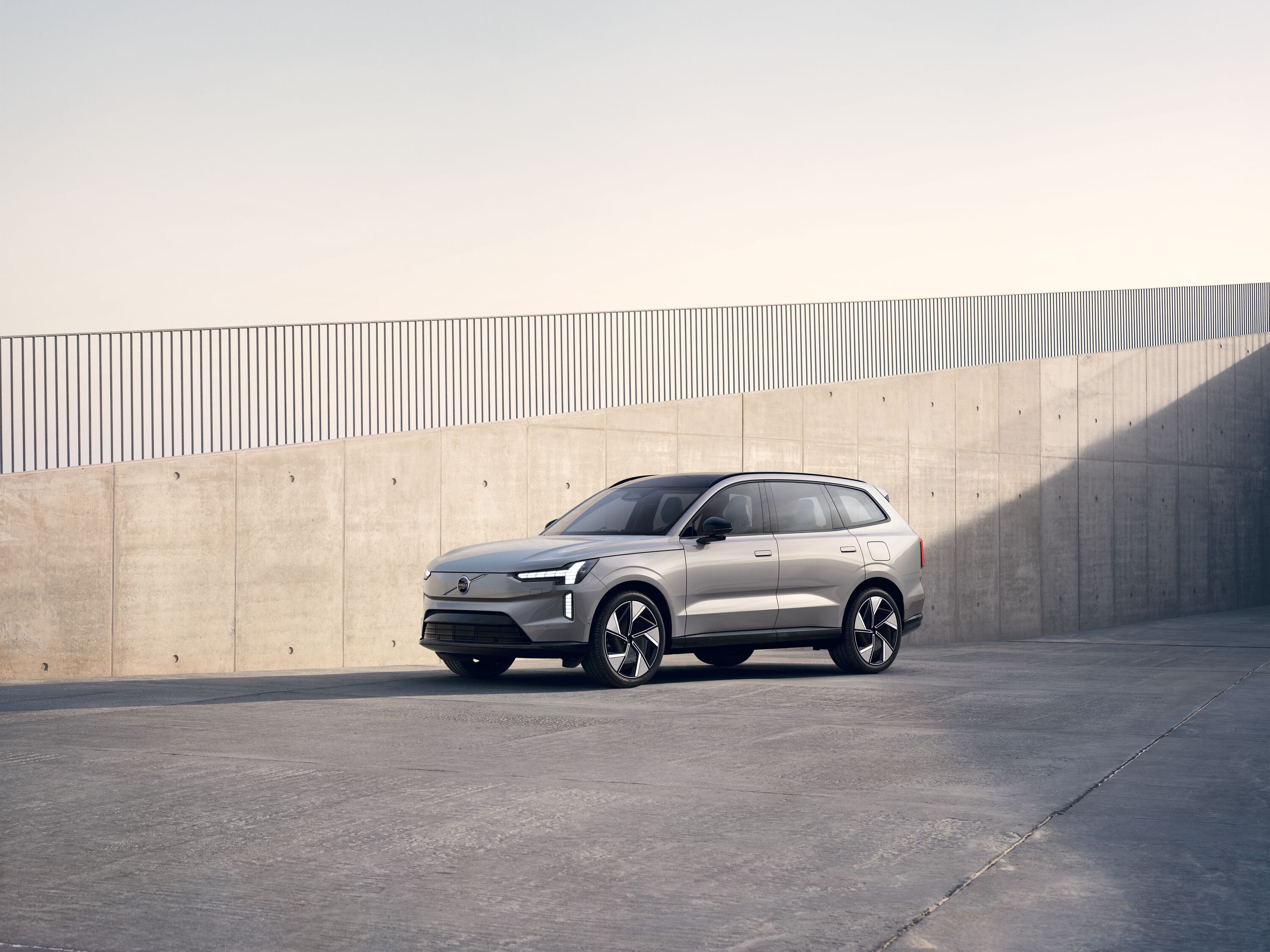 VOLVO EX90 預售正式啟動   首波接單 299 萬元起