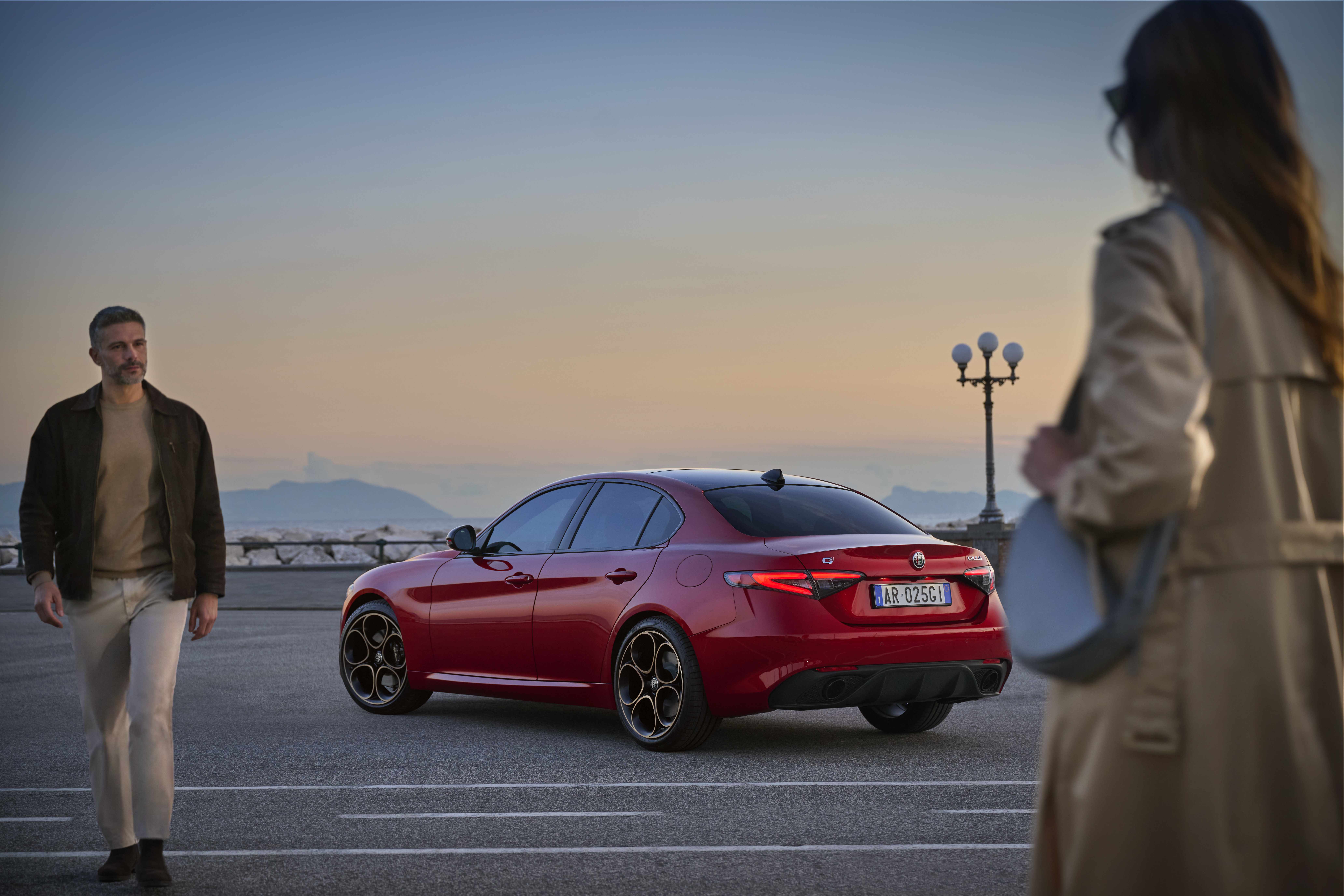 Alfa Romeo 榮獲《2026 車訊風雲獎》雙料大獎  運動轎跑 Giulia、性能休旅 Stelvio 強勢稱霸進口豪華中型級距