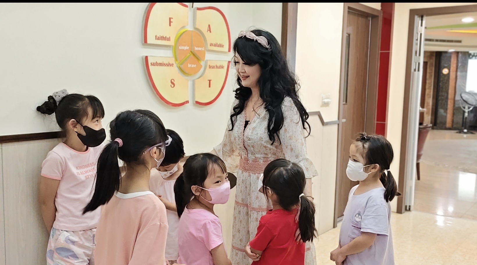 走進幸福日照市長夫人張琦雅遇見一個「老有所安、幼有所養」的夢正在桃園發生