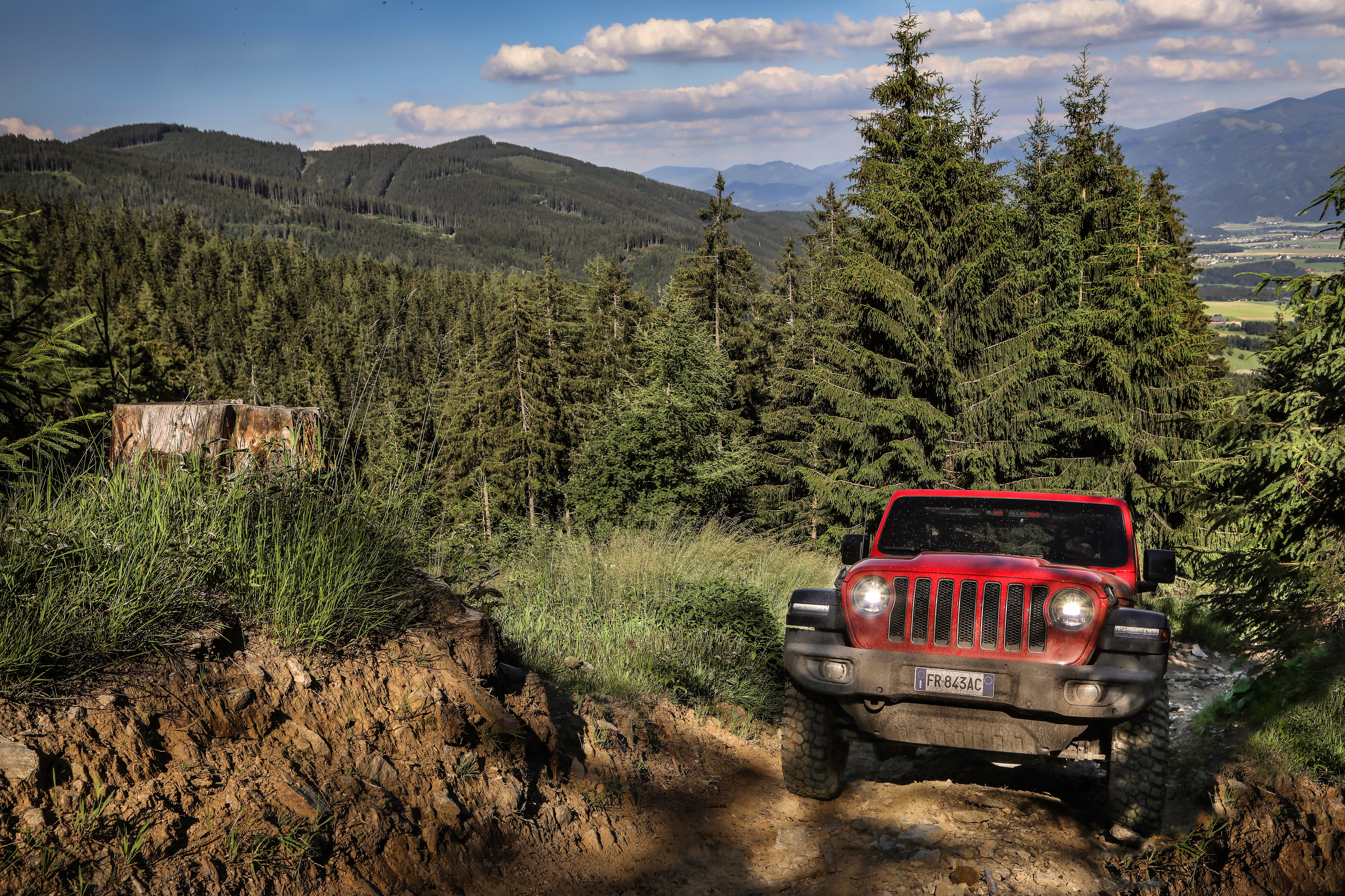 Jeep® Wrangler 一個月內交車突破百輛寫下新里程碑