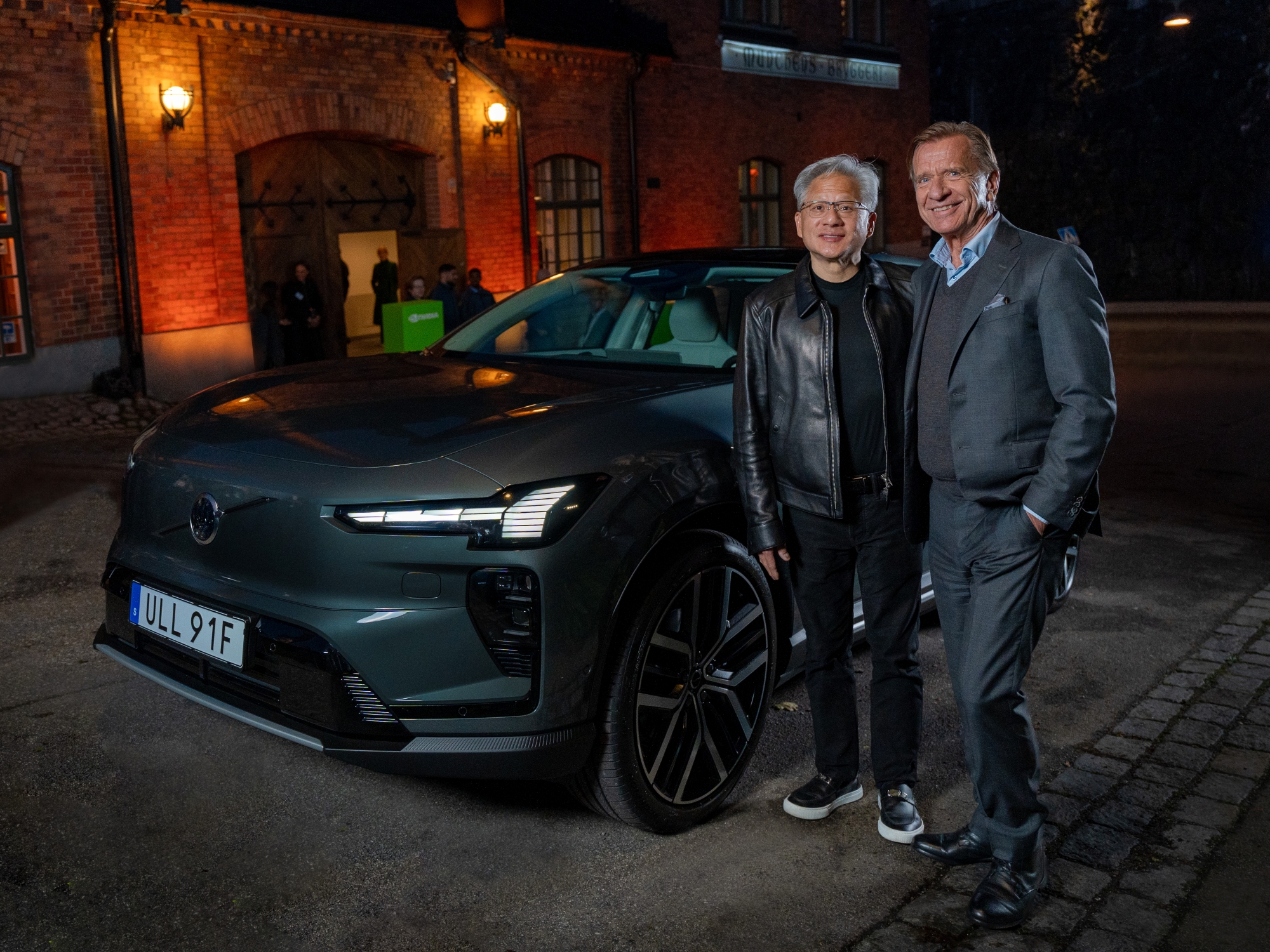 Volvo Cars 與 NVIDIA 擴大合作  結合 NVIDIA Hyperion 與 Halos 全力推進安全輔助駕駛技術發展