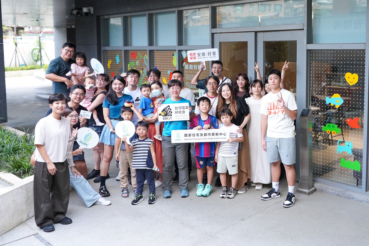 當公共藝術遇見環境教育：國家住都中心攜手猛禽研究會，為社宅窗景添上一抹溫柔守護